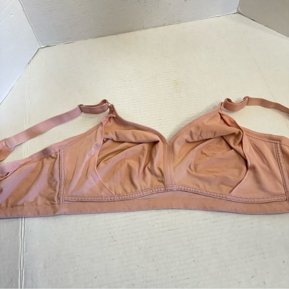 44C Breezies Bra Nude Rose Seamless Wirefree Support - Picture 13 of 16